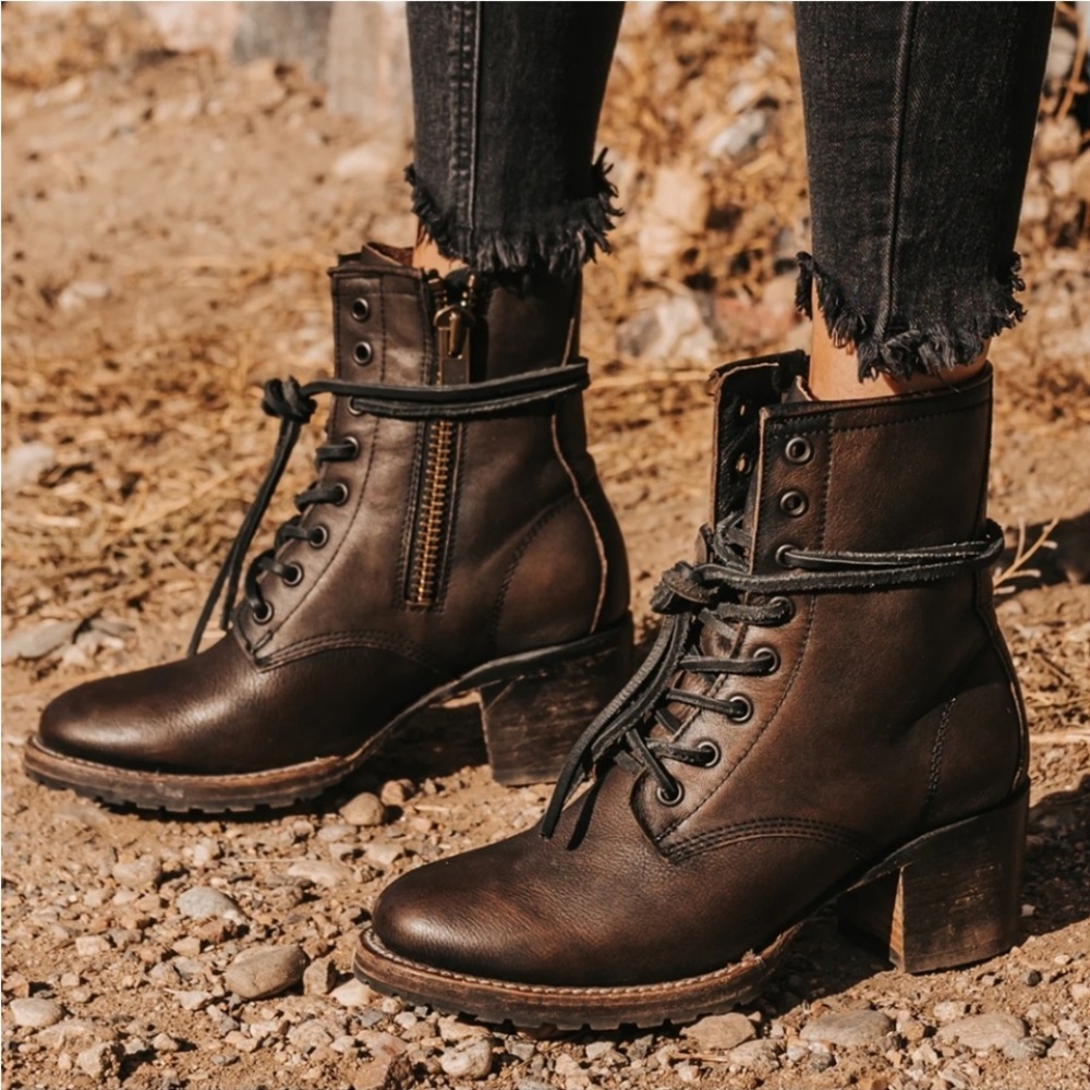 Freebird by Steven Cavalier Combat Boot Black Distress Size 8